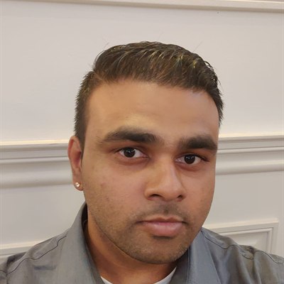 Portretfoto van Rajen Kienno
