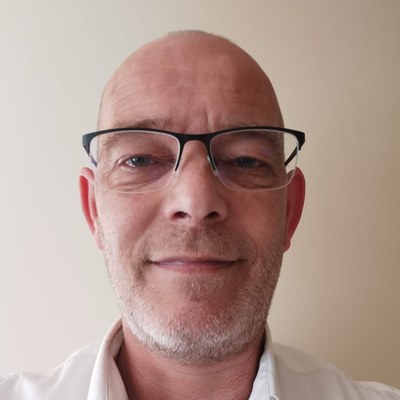 Portretfoto van Rene van Housselt